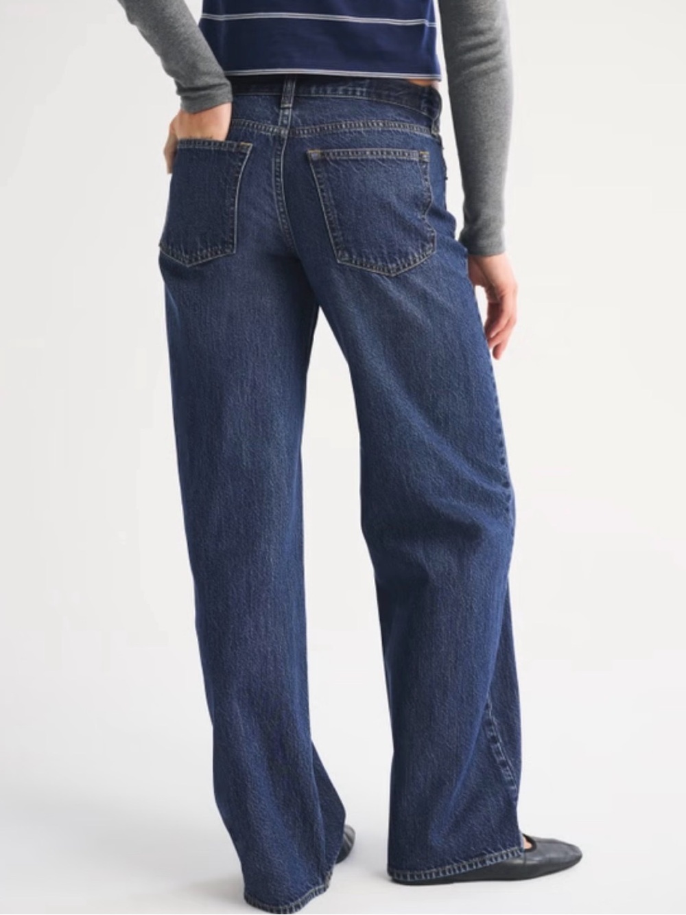 Low Rise Ultra Loose Jean - Picture 3 of 6